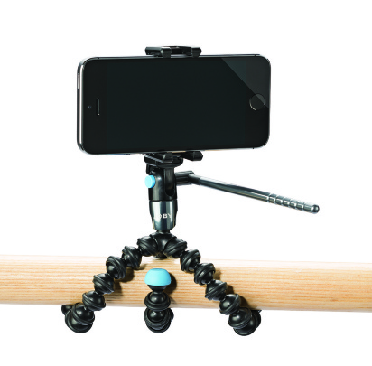 Joby GripTight Gorillapod Video для iPhone 5s/SE,6s,7,8 и других смартфонов с магнитными ножками Универсальный штатив для iPhone и других смартфонов.  Удобная ручка поворачивает видеоголову под углом 360’ по горизонтали и 135’ по вертикали, что обеспечивает возможность съемки во всех направлениях.
