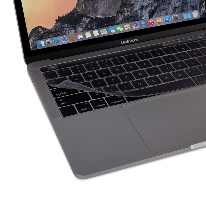 Moshi ClearGuard Keyboard Protector for MacBook Pro 13, 15 c Touch Bar (EC) - Защитная накладка Сверхтонкая защитная накладка Moshi ClearGuard Keyboard Protector for MacBook Pro 13, 15 c Touch Bar позволит Вам защитить клавиатуру MacBook Pro от следов пальцев, пятен и жидкостей. Она имеет толщину не более 20% от толщины обычных накладок для клавиатуры.