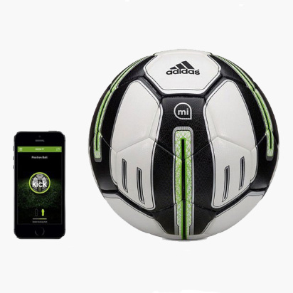 Adidas miCoach Smart Ball - Умный футбольный мяч  Adidas miCoach Smart Ball - это футбольный мяч со встроенным датчиком. Советы "умного" мяча позволят вам совершенствовать точность передач, ударов и обводок.