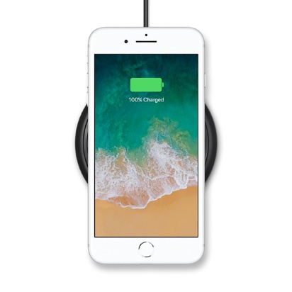 Mophie Wireless Charging Base - Беспроводное зарядное устройство для iPhone 8/8 Plus/X, Samsung и др. С Mophie Wireless Charging Base процесс зарядки смартфона станет как никогда - достаточно просто положить телефон на станцию. Отличаясь своей универсальностью, представленное зарядное устройство способно работать совместно с чехлами-аккумуляторами Mophie и смартфонами, поддерживающими технологию беспроводного заряда Qi Charge.