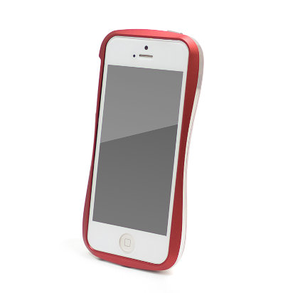 Чехол DRACO Allure A для Iphone 5/5S DRACO Allure A – это чехол, состоящий из алюминиевого бампера и задней поликарбонатной панели с карбоновой текстурой. 