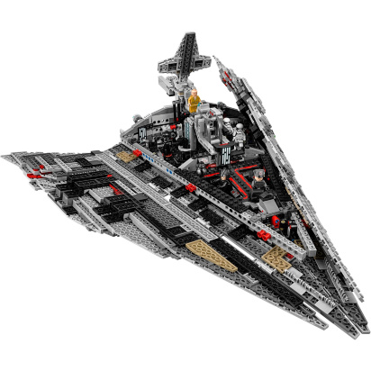 Конструктор Lego Star Wars 75190 Звездный разрушитель первого ордена Вместе c конструкторомLego Star Wars 75190 Звездный разрушитель первого ордена присоединяйся к Верховному лидеру Сноуку, правящему галактикой со своего Звёздного разрушителя Первого Ордена! чтобы подбить вражеские корабли, стреляй из шипомётов, а потом открой панели, чтобы начать игру внутри корабля
